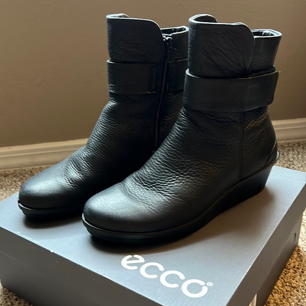 Ecco women’s boots